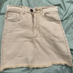 Lasula Stylish Cream Denim Skirt